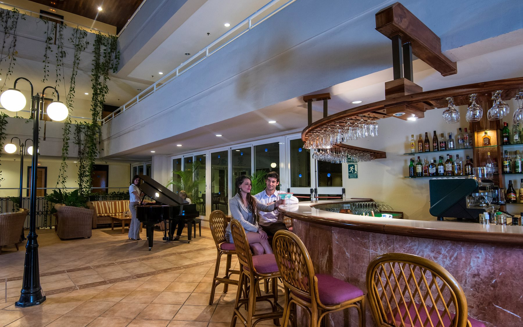 Piano bar
