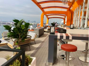 Vue du Tapis magique sur le Celebrity Edge Vue du Tapis magique sur le Celebrity Edge