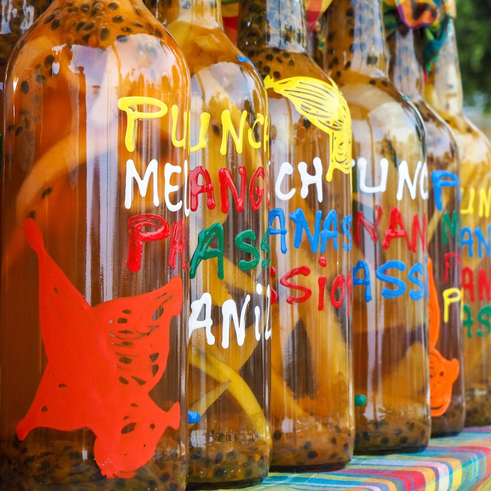Bouteilles de rhum arrangé des Antilles