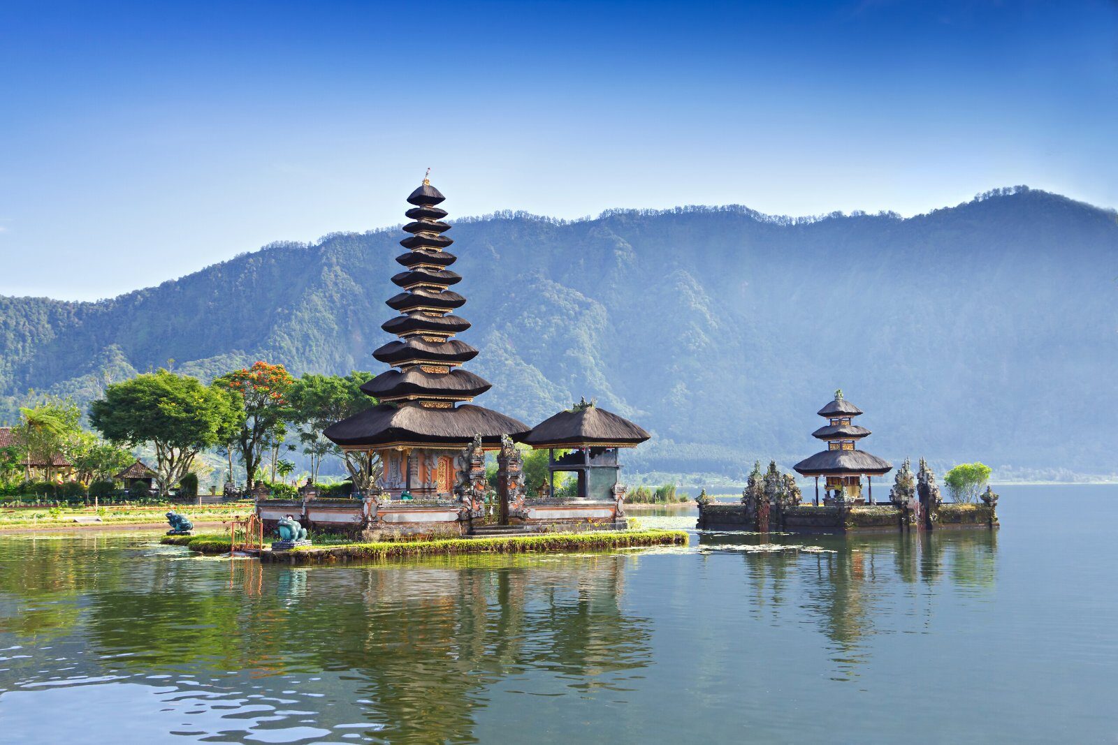 Temple Ulun Danu Bratan au bord d
