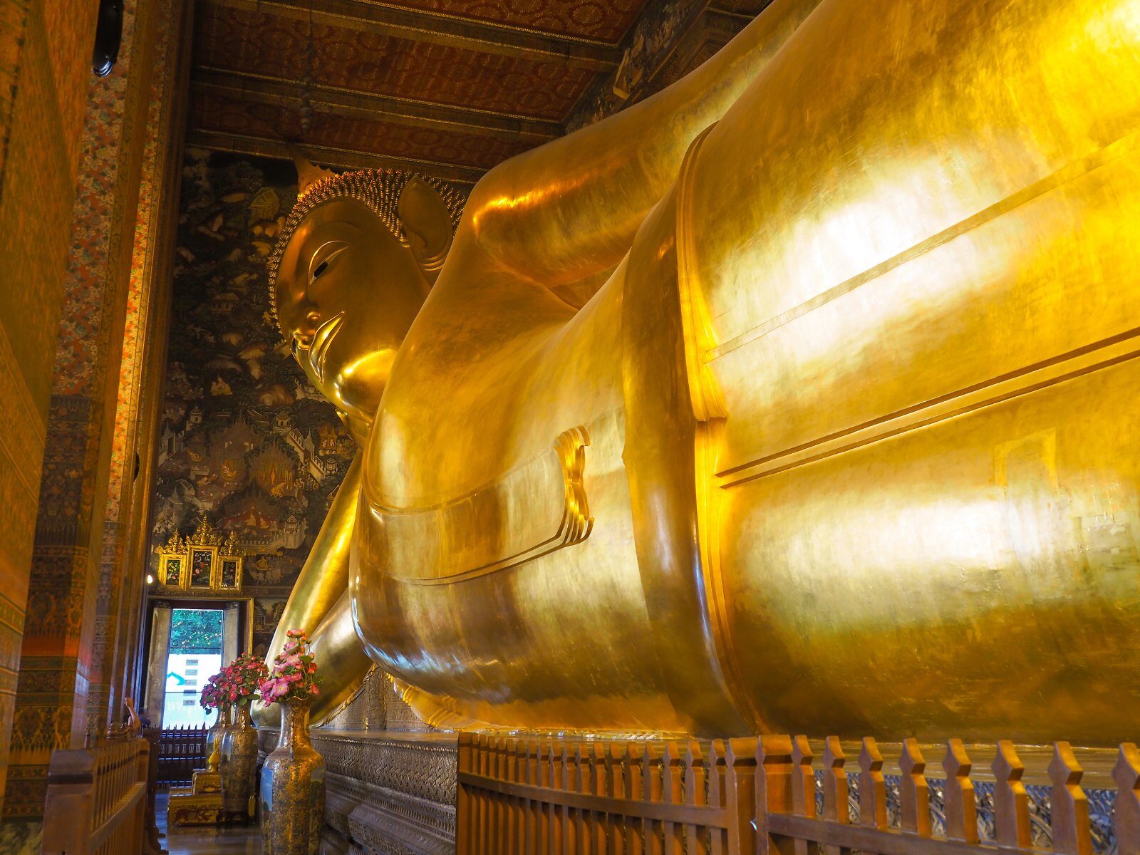 Bouddha couché doré du temple Wat Pho, à Bangkok