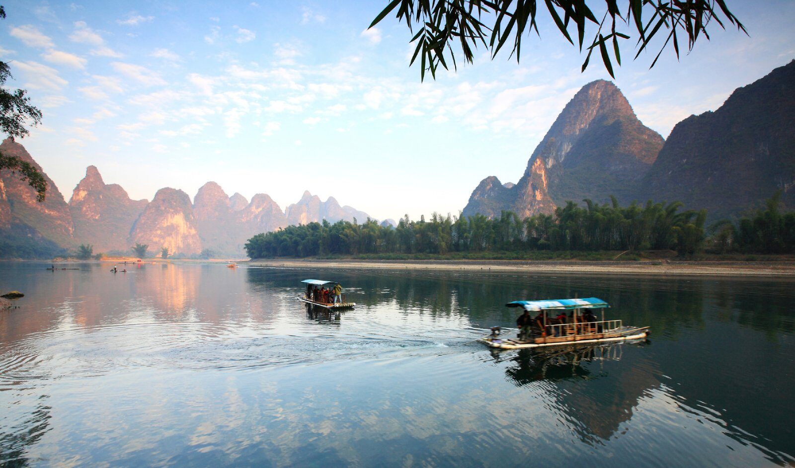 Rivière Li et pitons karstiques près de Guilin