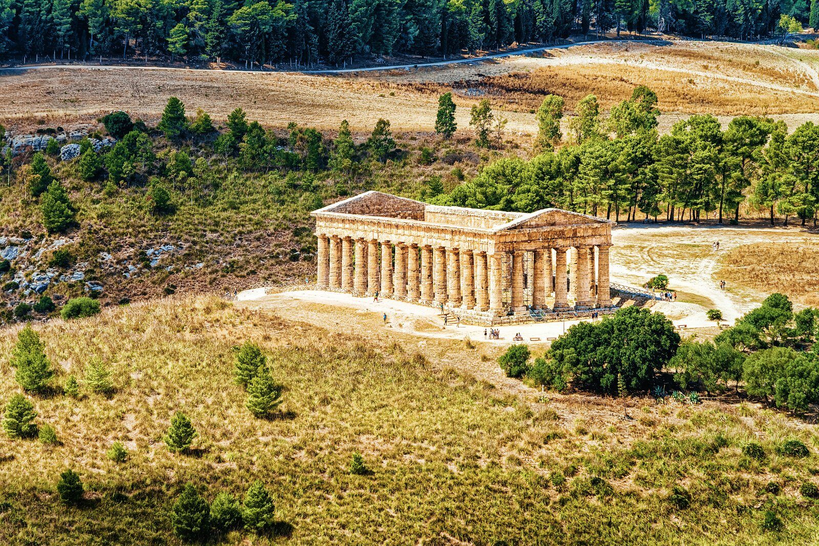 Site archéologique au milieu des champs en Sicile