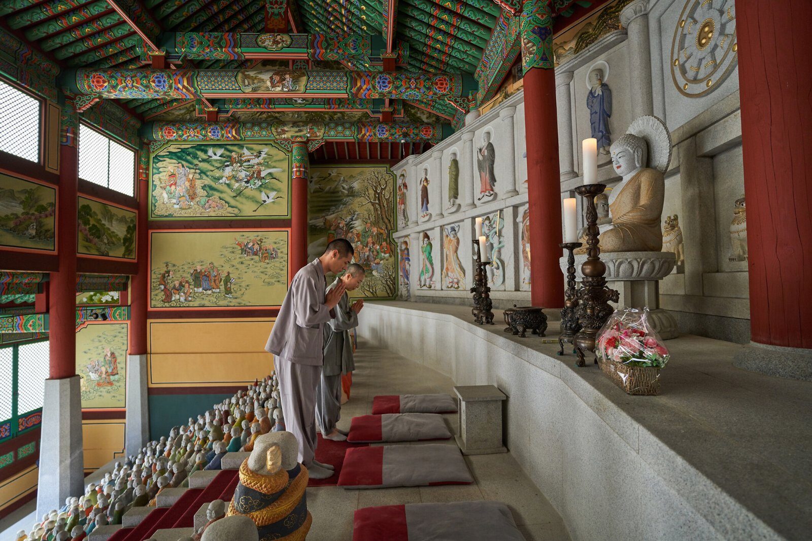 Painted gallery of a Korean Buddhist temple