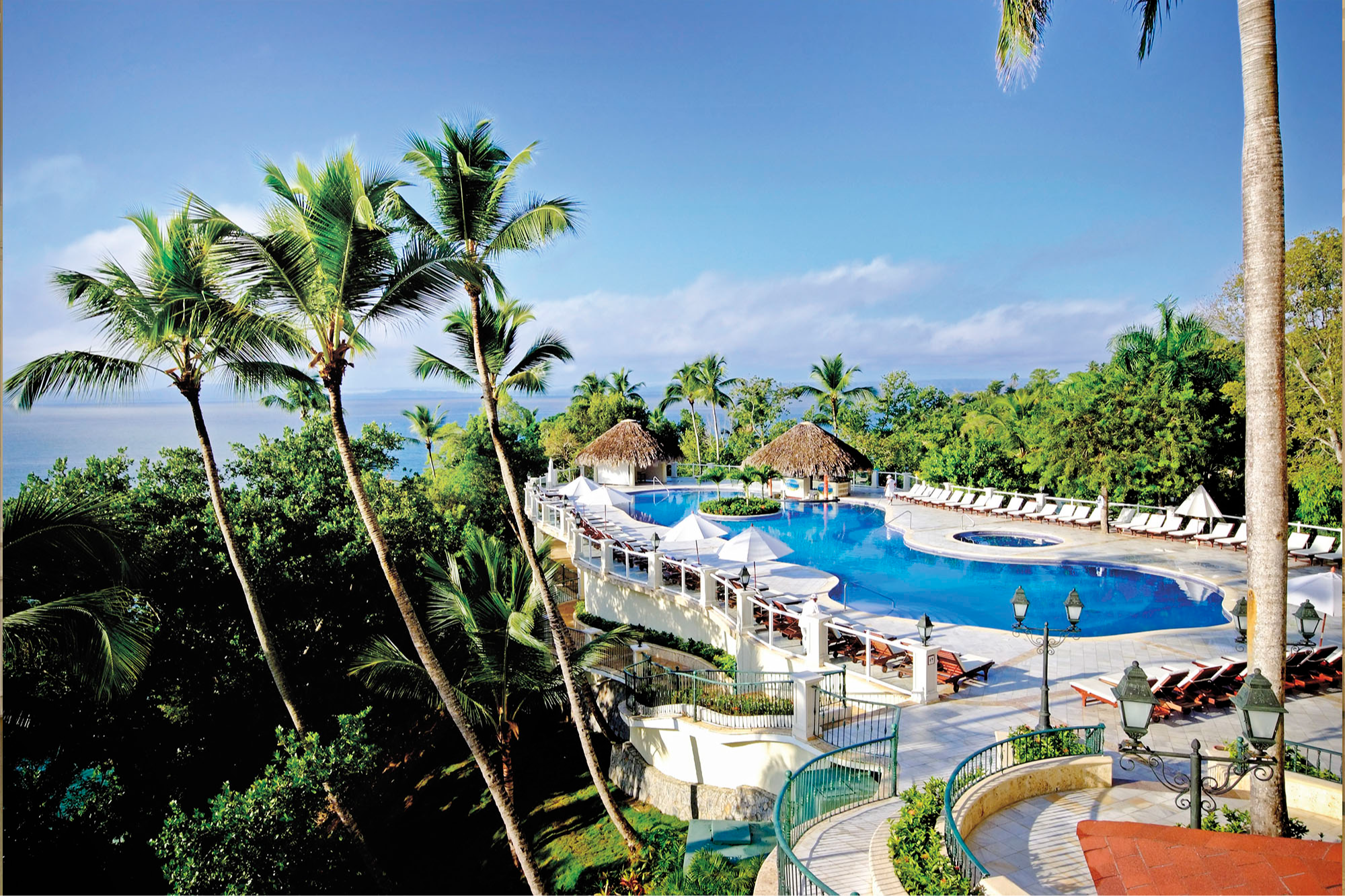 Une piscine au Eurostars Grand Cayacoa Samana avec Voyages Aqua Terra