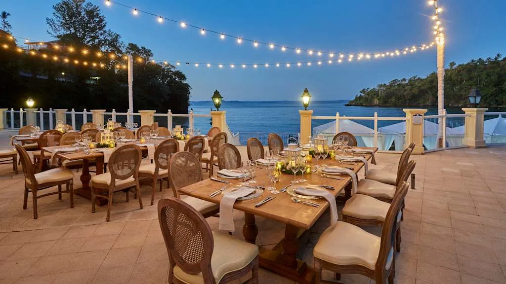 A restaurant at Eurostars Grand Cayacoa Samana with Voyages Aqua Terra
