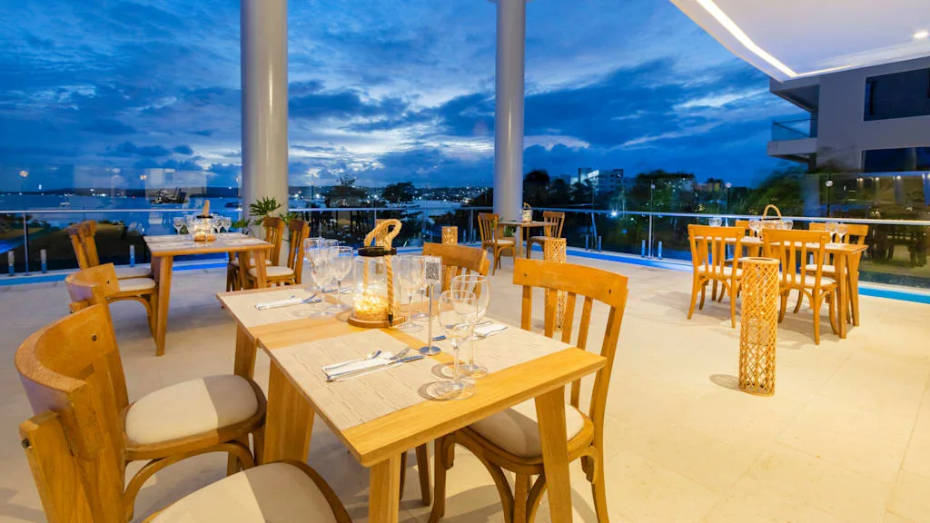 Restaurant/salle a manger au Grand Sirenis San Andres Colombie avec Voyages Aqua Terra