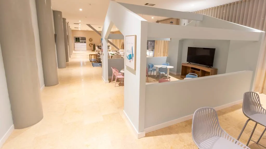 A living room at Grand Sirenis San Andres Colombie with Voyages Aqua Terra