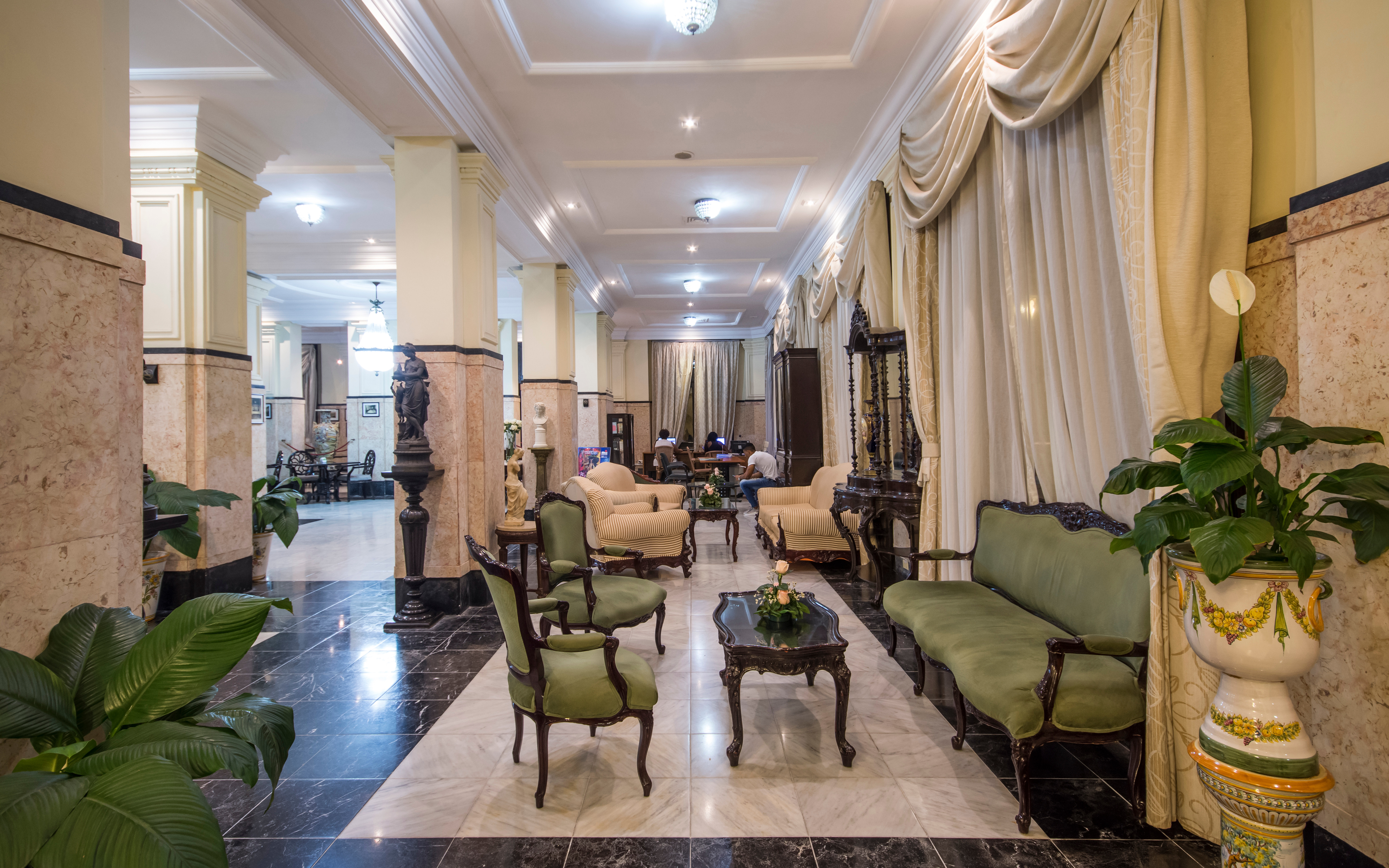 Lobby bar