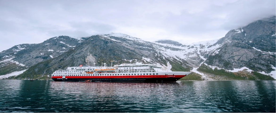 MS Finnmarken.