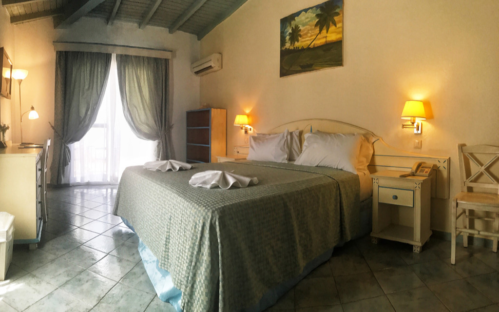 Room ocean front