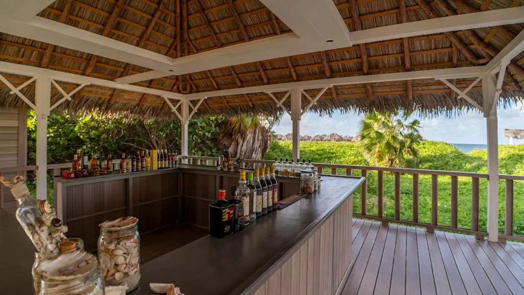 A bar at Resonance Blu Varadero Cuba with Voyages Aqua Terra