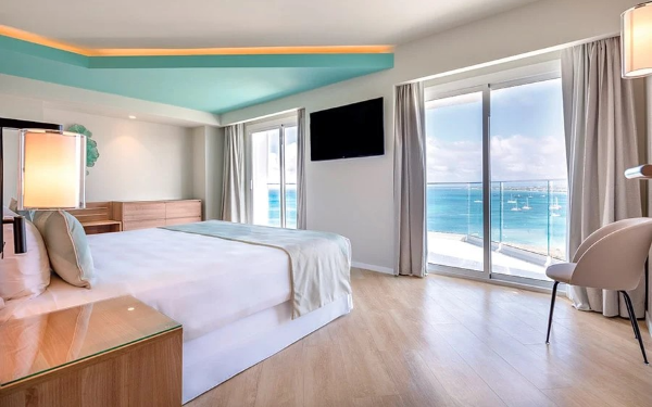 Suite at Riu Palace Antillas