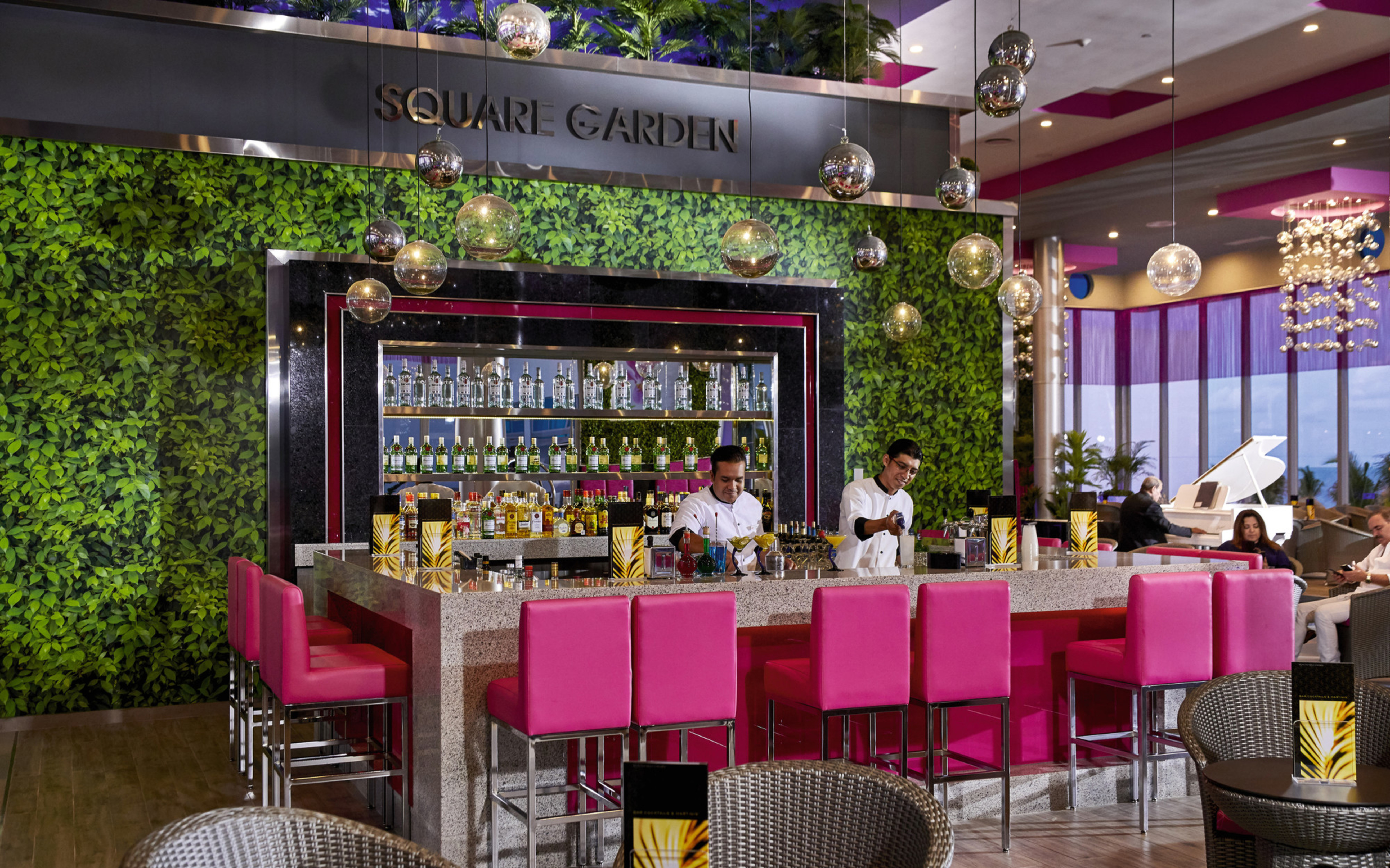 Lobby bar