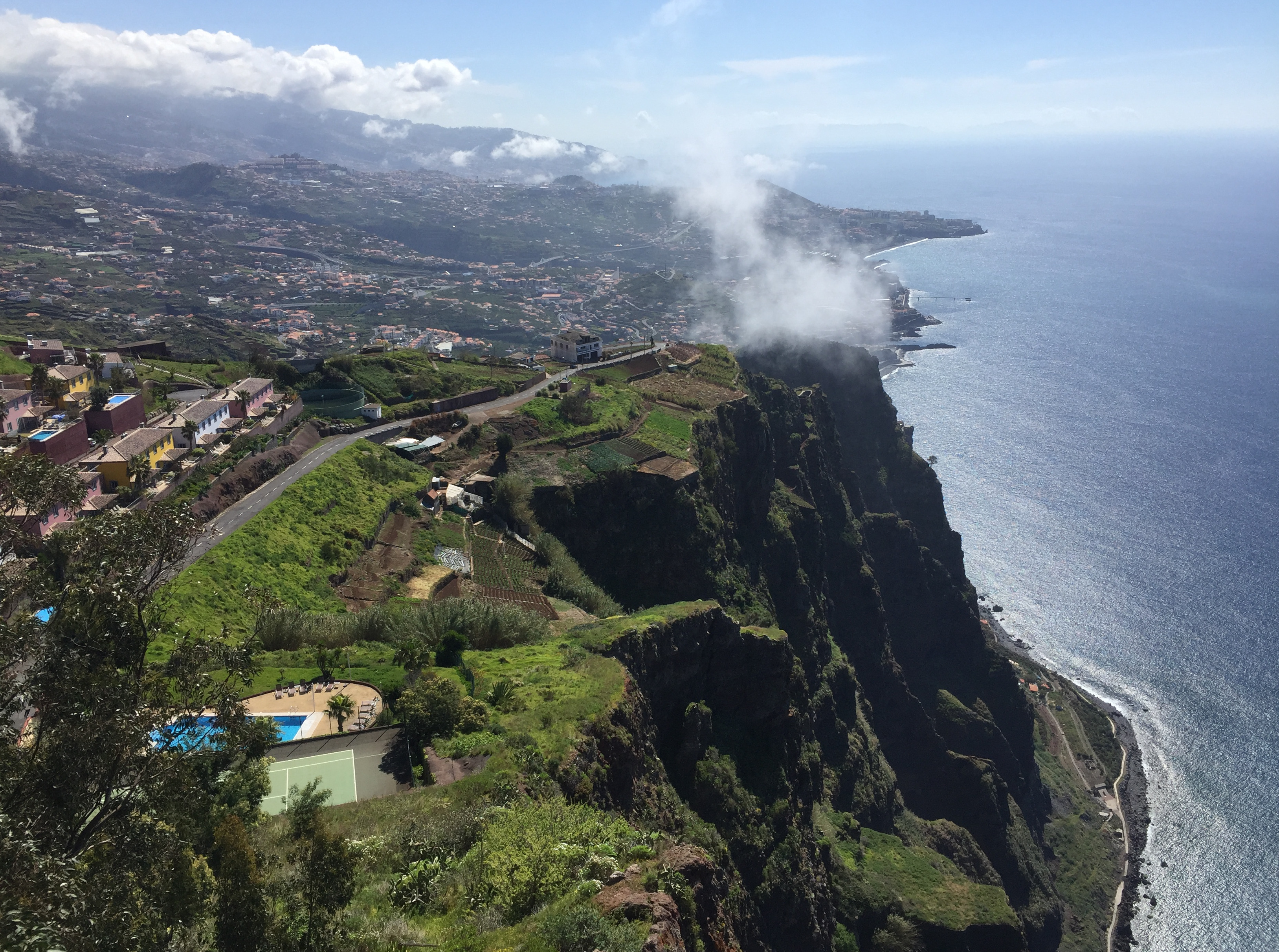 Vue &agrave; partir du belv&eacute;d&egrave;re de Cabo Gir&atilde;o